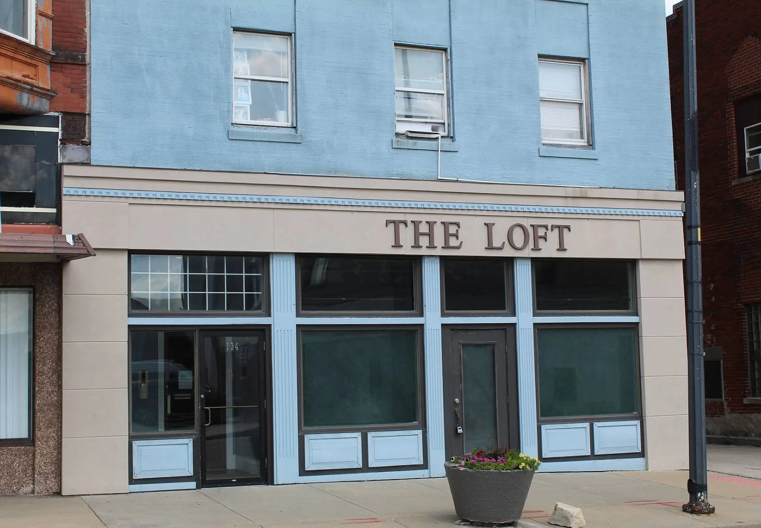 2 bed, 1.0 bath, $850 — Photo 1