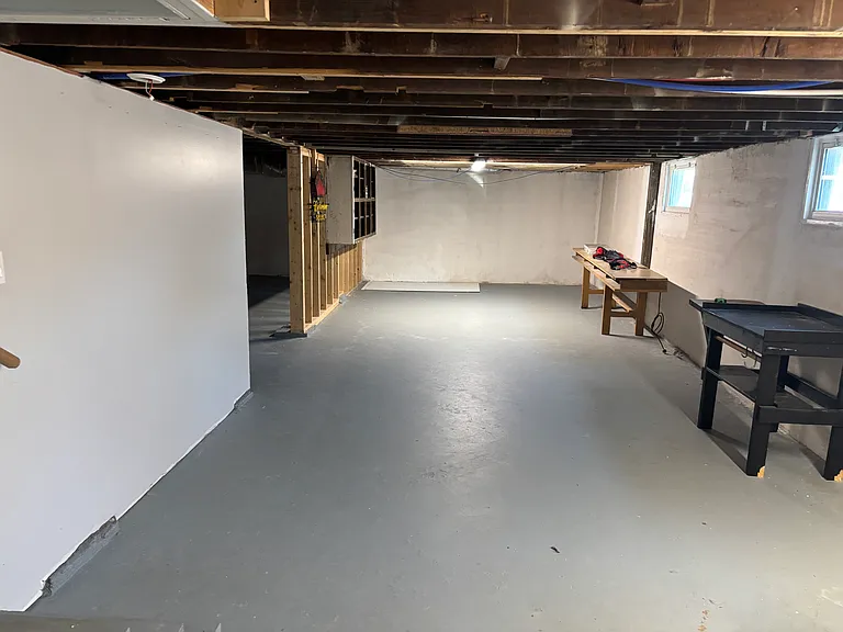 219 N Henderson Ave — Photo 9