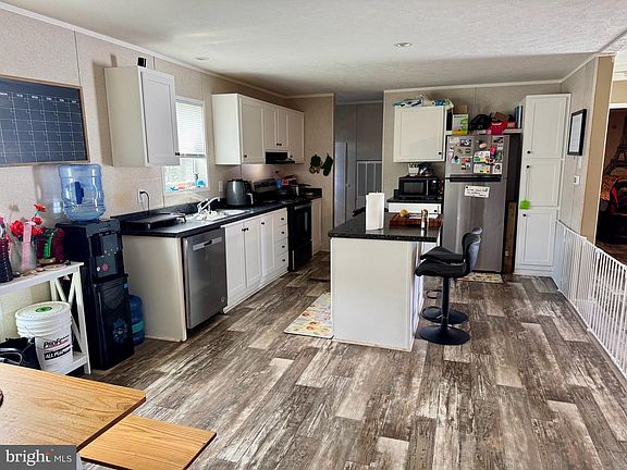 5th image of 386 Royal Crest Dr
