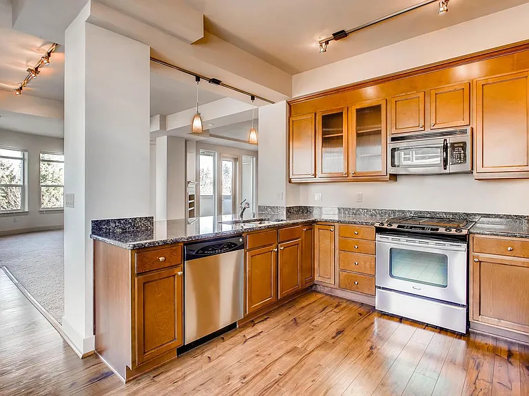 7800 SE 27th St #305 — Photo 11