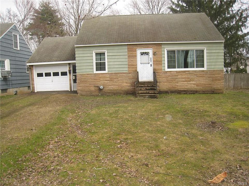 1st image of 220 Edgewood Pl