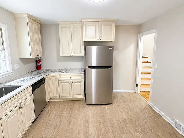 22 Springbrook Rd — Photo 11