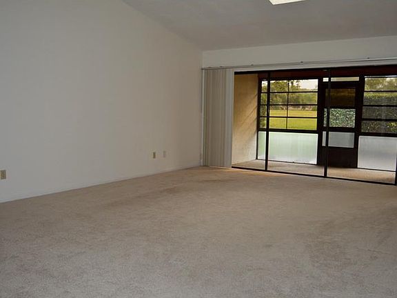 2nd image of 16 Buck Cir