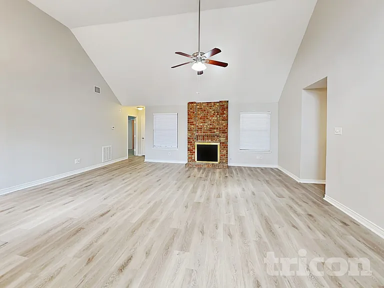 2758 Briar Hill Dr — Photo 7