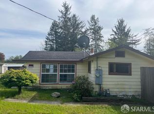 144 Parker Ln, McKinleyville, CA 95519