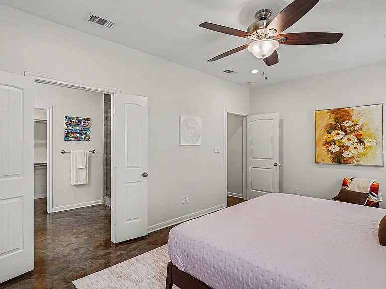 2425 S 16th St — Photo 22