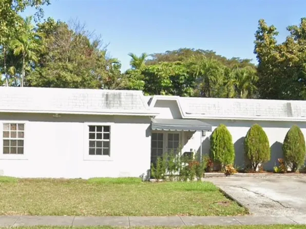 10241 SW 88th St #1, Miami, FL 33176