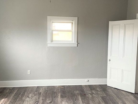 5th image of 125 Margaret St APT 3