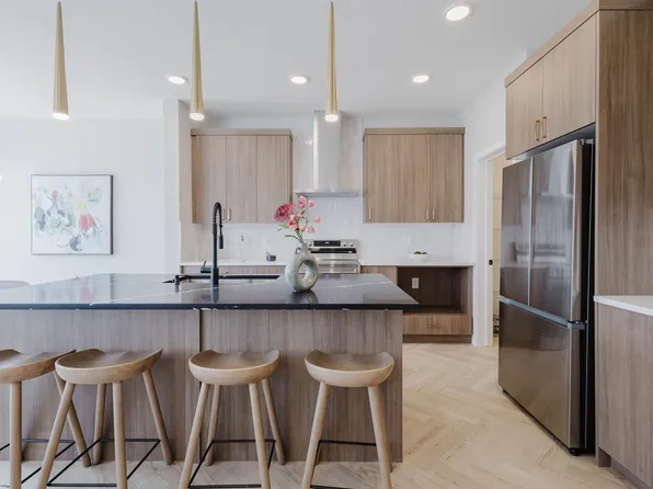 27 Cessy St, Saint Albert, AB T8T 2E2