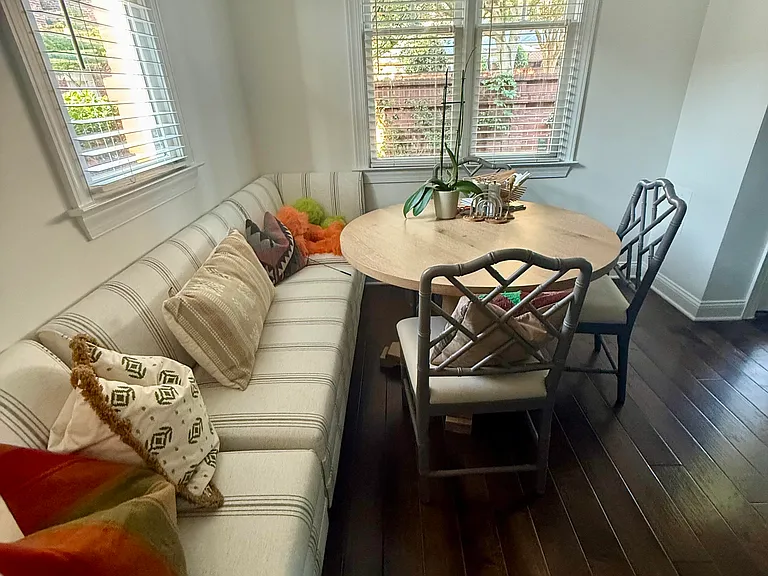 884 Park Slope Dr — Photo 3