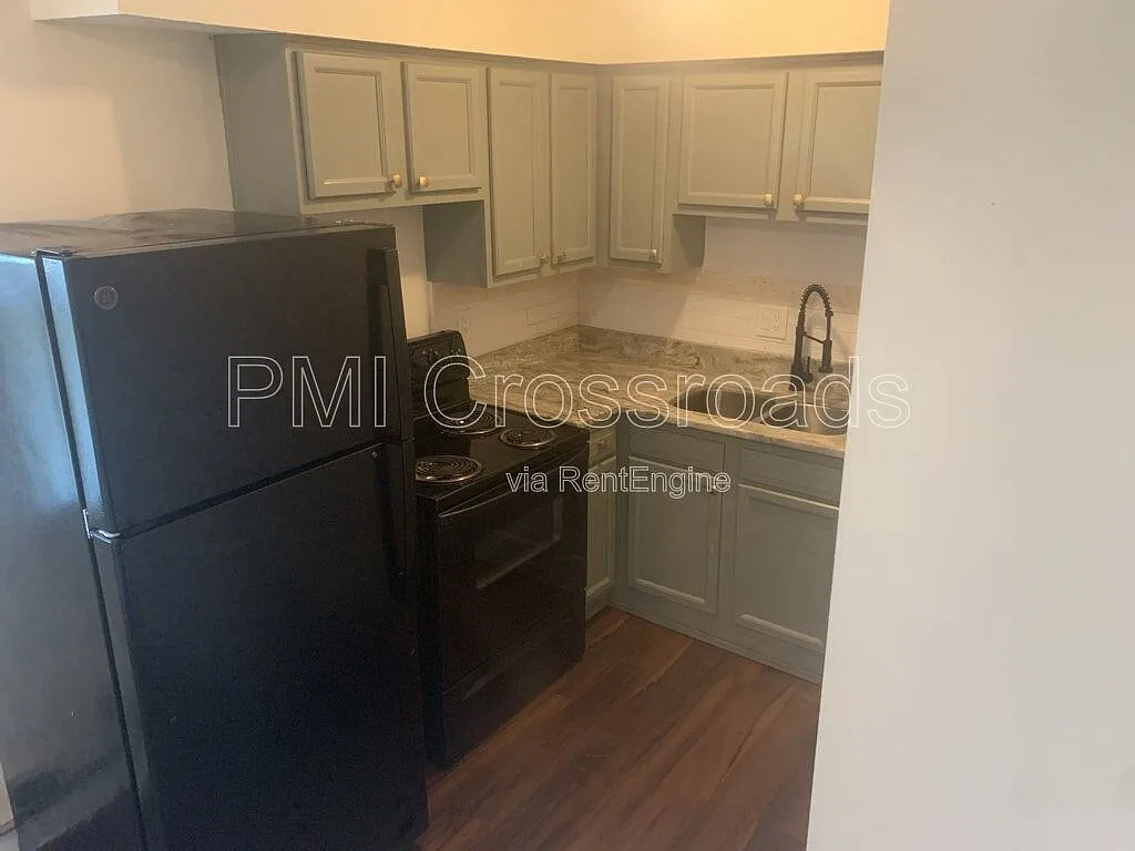 2 bed, 1.0 bath, 850 sqft, $1,156 — Photo 3
