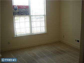 3rd image of 1562 Tarrington Way