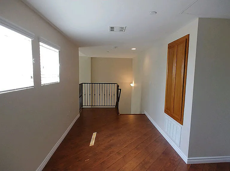 Almeria Townhomes — Photo 38
