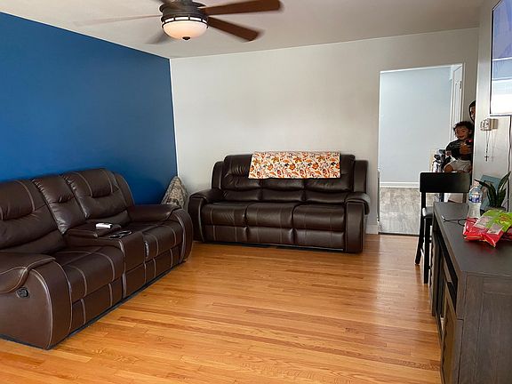 3rd image of 340 N Arquilla Dr