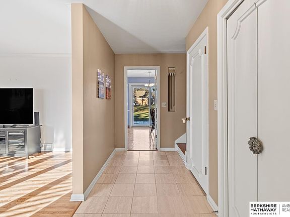 5th image of 7054 Starlite Dr