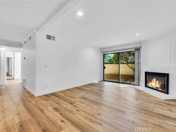 5800 Owensmouth Ave APT 54, Woodland Hills, CA 91367