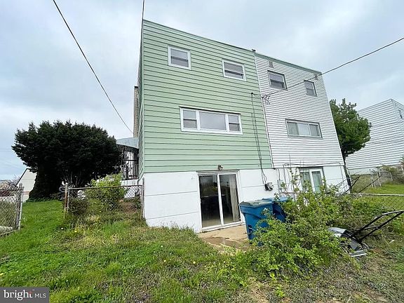 3rd image of 10805 Kelvin Ave