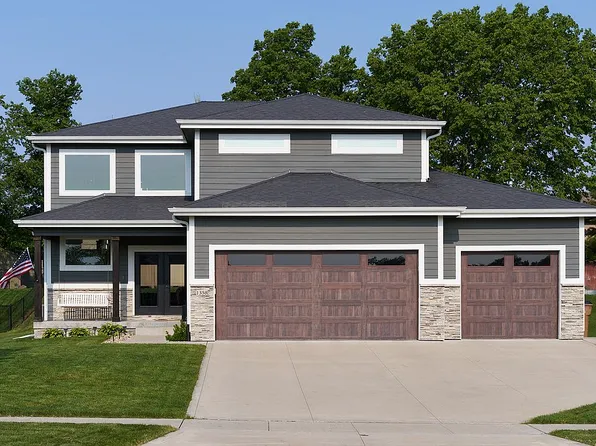 1358 Twelve Oaks Dr, Polk City, IA 50226