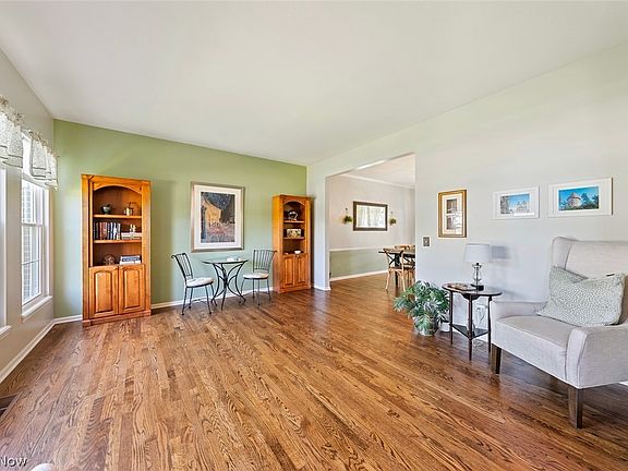 4th image of 3976 Truxton Pl