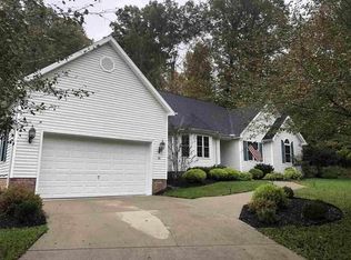 102 Highland Oaks Ln, Huntington, WV 25705