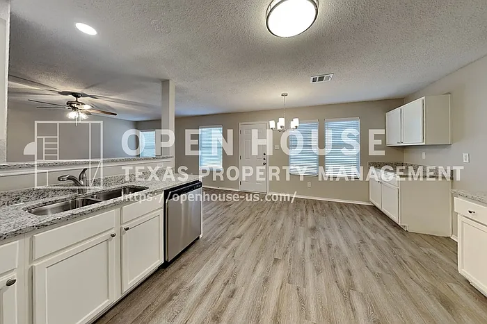 2517 Ash Dr — Photo 5