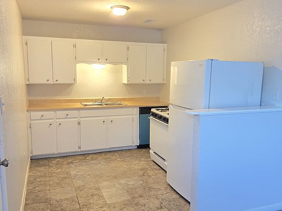 3rd image of 5307 Gem Lake Rd APT 14