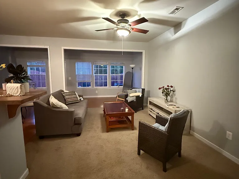 327 Daniels Dr — Photo 3