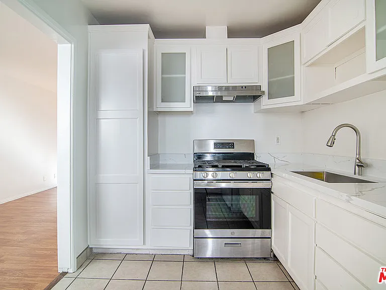 1937 S Bedford St #4 — Photo 8