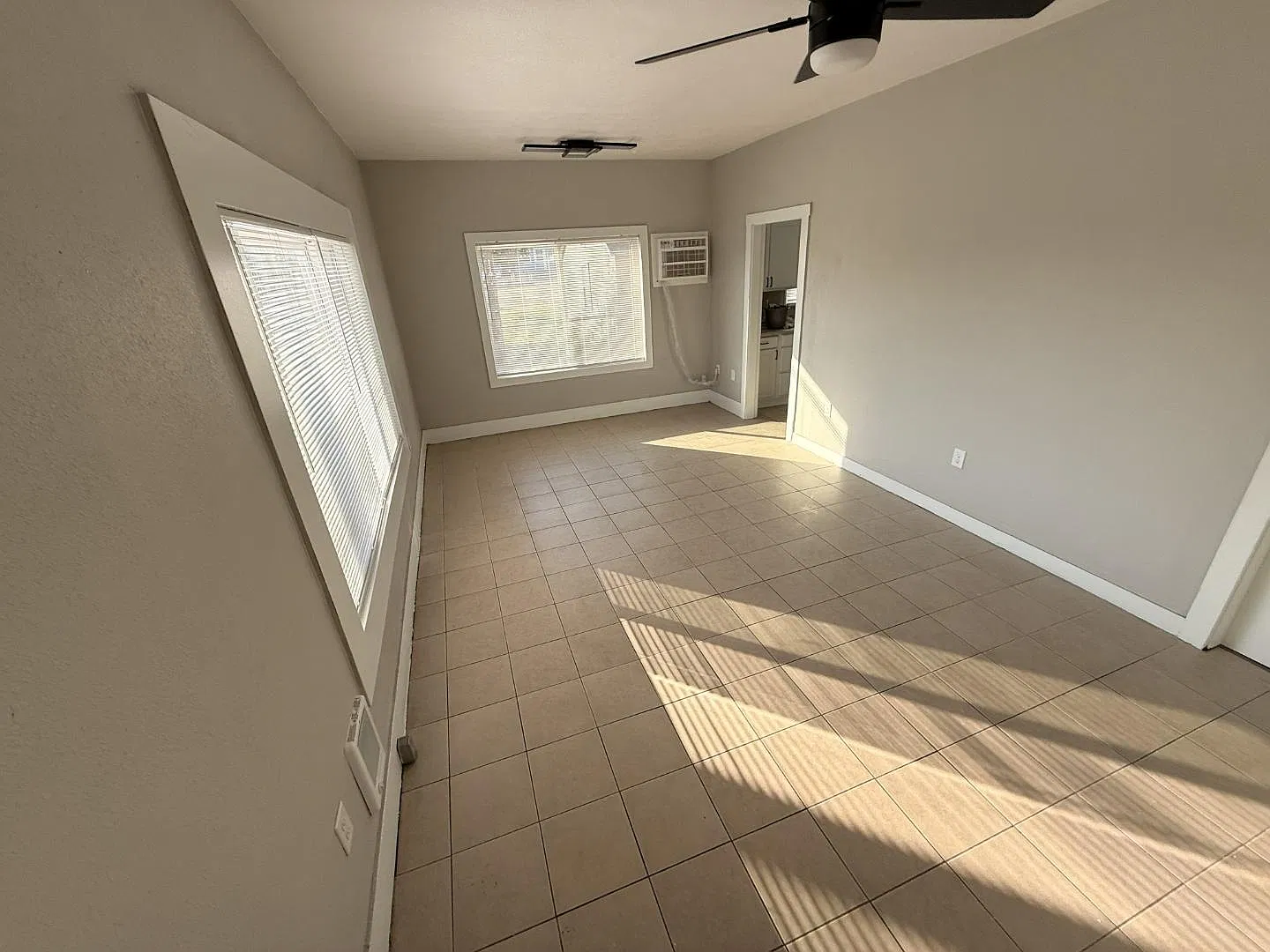 310 S Satus Ave — Photo 4