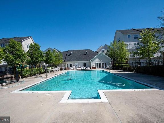 3rd image of 13514 Waterford Hills Blvd Unit 13514