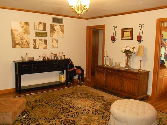 3rd image of 115 E Pierce St #117