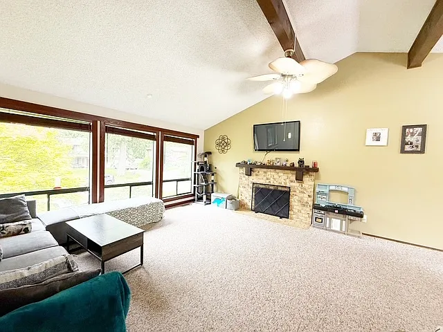 710 Parkway Ct NE — Photo 28