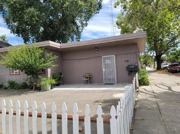 702 E Oak St, Stockton, CA 95202