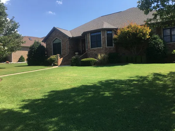375 Olympic Dr, Mountain Home, AR 72653
