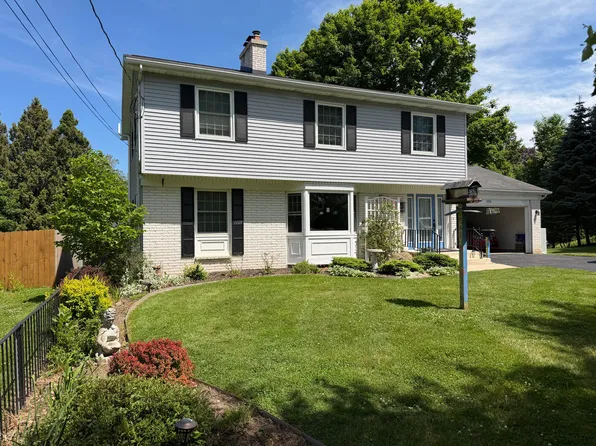 334 N Grand St, Marshall, MI 49068