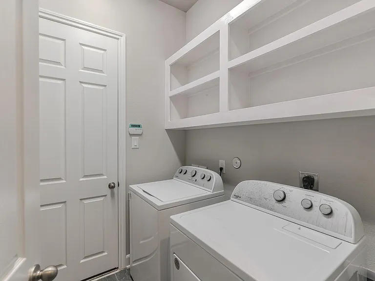 8110 Copper Rock Dr — Photo 24