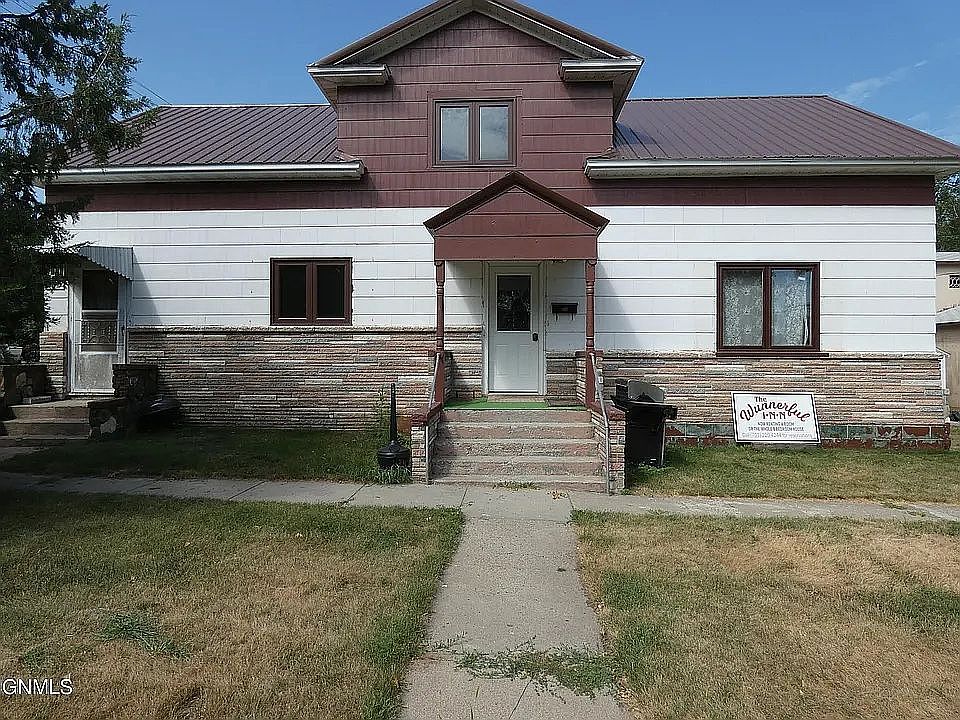 1st image of 205 F Ave N