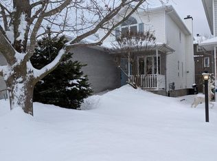 85 Alon St, Ottawa, ON K2S 1K7