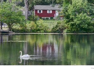 153 Lakeside Dr, Ridgefield, CT 06877