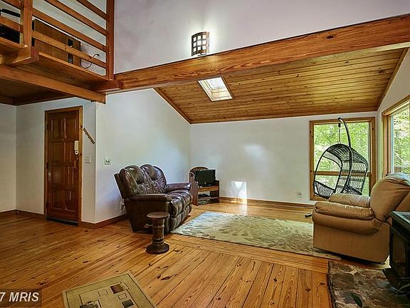 3rd image of 8401 Jacqueline Ave