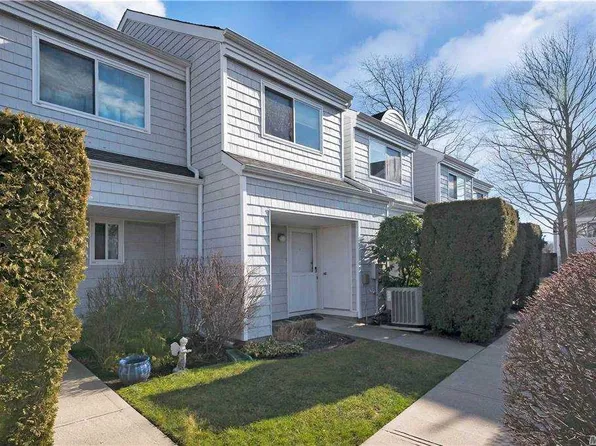 220 Montauk Hwy, Speonk, NY 11972