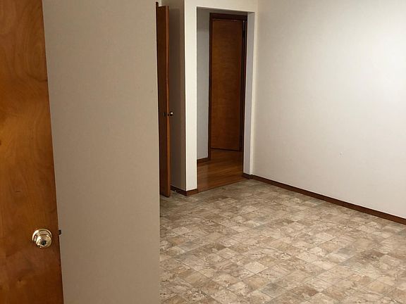 3rd image of 128 Dutchess Ave Floor 2