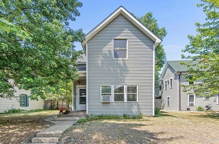 1st image of 2314 2nd St NE #2