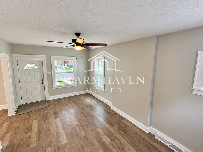 4 bed, 2.0 bath, 1320 sqft, $1,595 — Photo 3