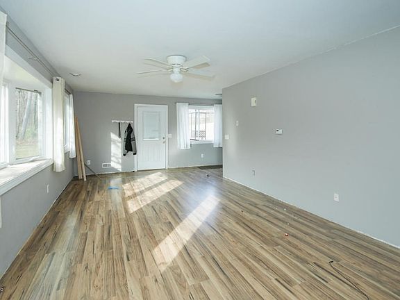 13466 FG Ave-104