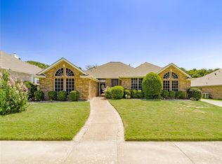 2704 Steeplechase Ct, Hurst, TX 76054