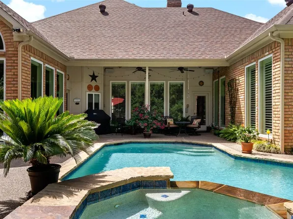 18524 Highland Creek Ln, Dallas, TX 75252