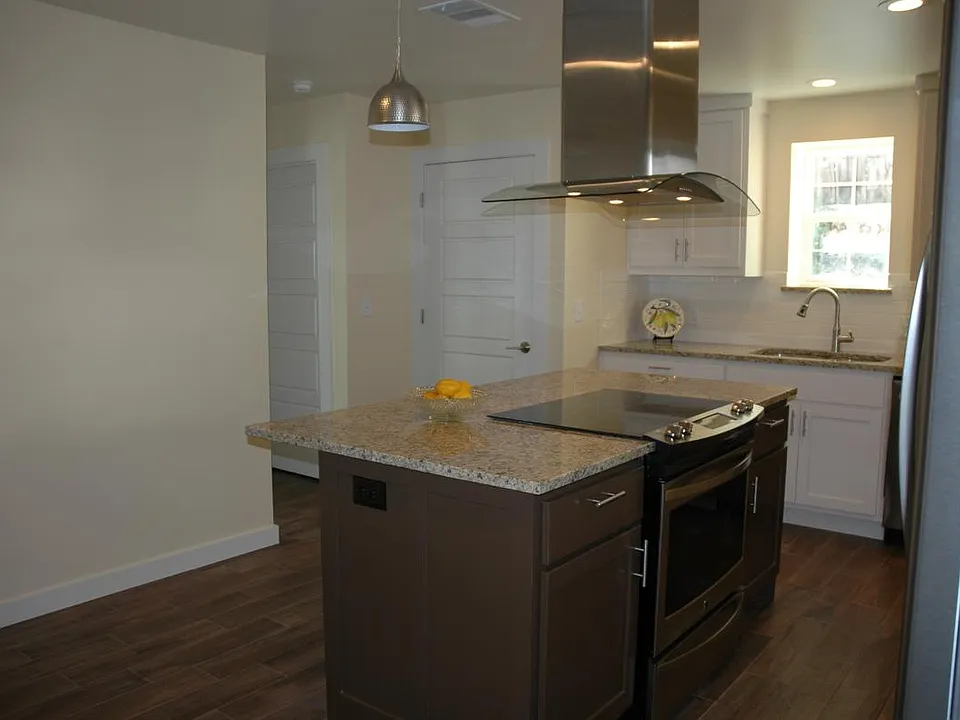 kitchen pic 3