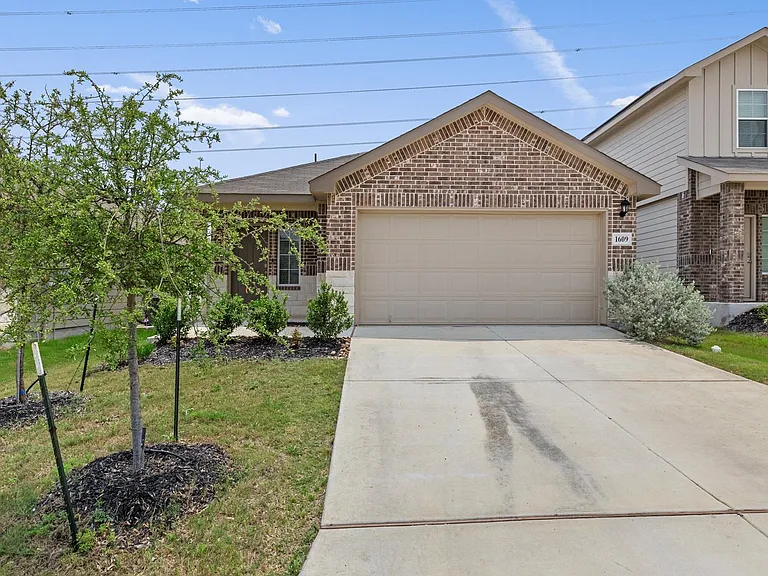 1609 Chianti Pass — Photo 1