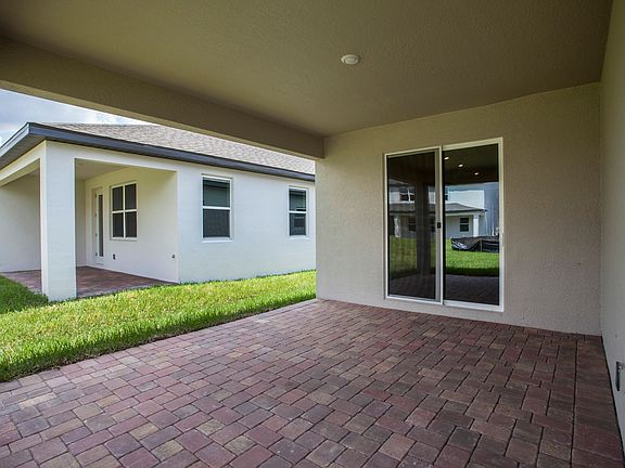 3rd image of 10025 Hampshire Oaks Dr